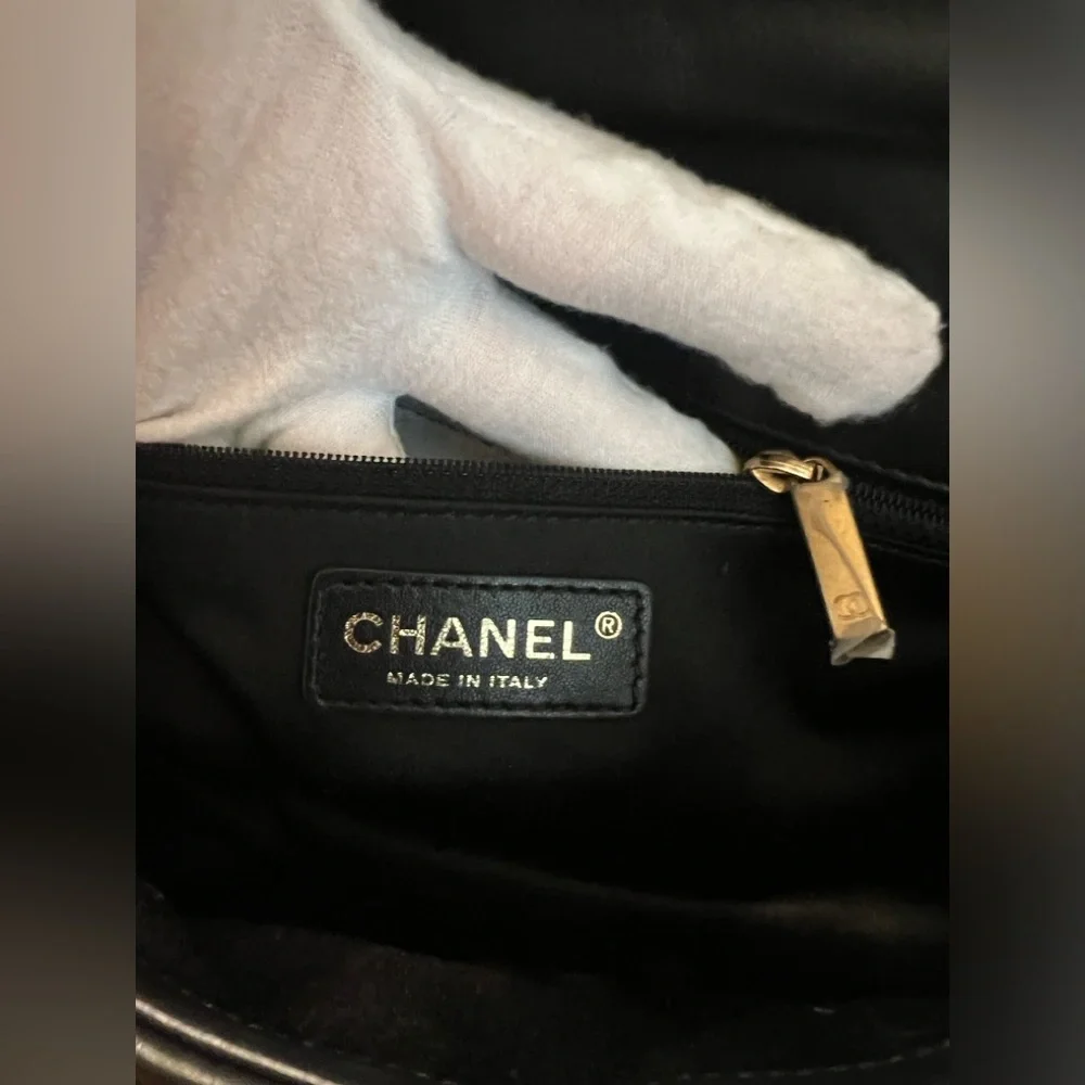 SOLD AUTHENTIC Chanel Medallion Charm Flap Bag ChevronCalfskin Medium - Picture 7 of 10
